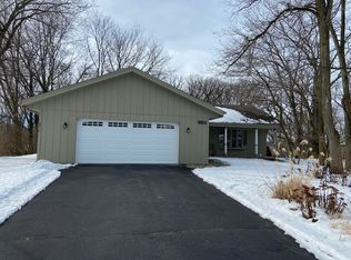 662 Valley Forge Trl, Roscoe, IL 61072