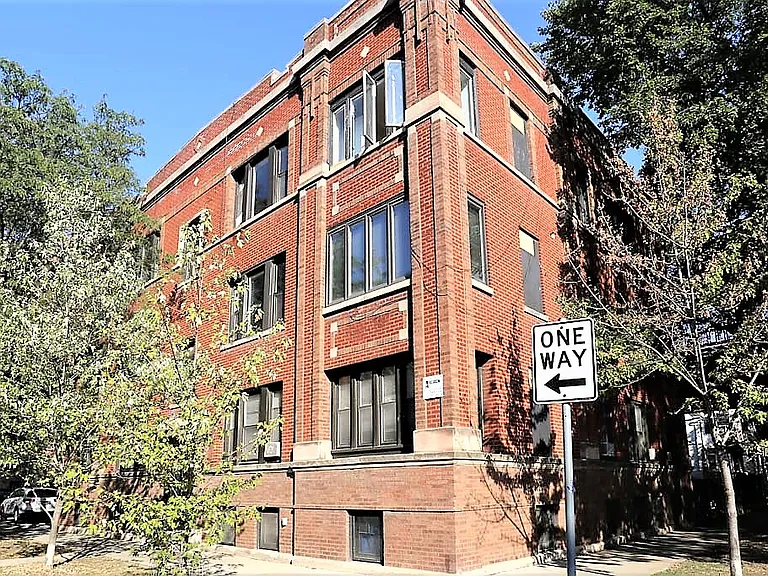 1634 W Roscoe St #1W — Photo 13