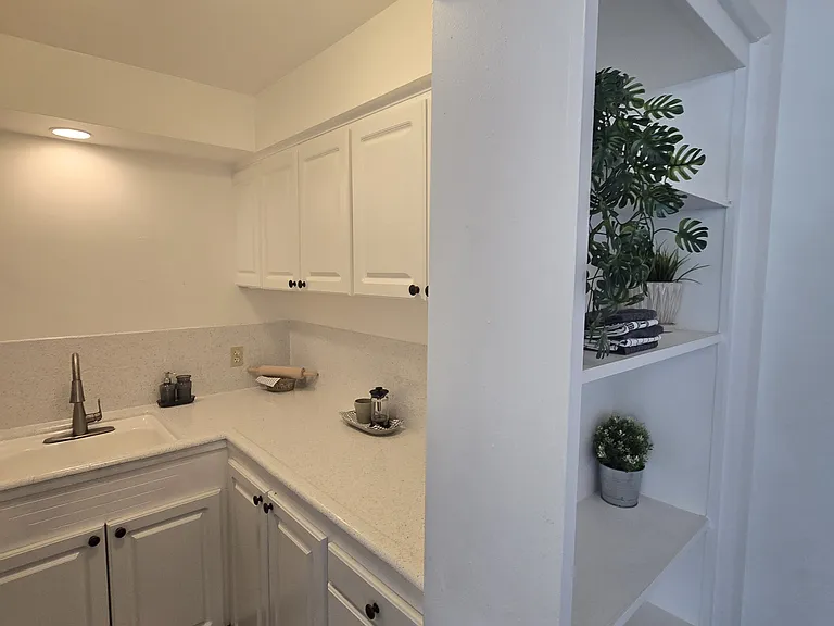 University View Apartments — Photo 4
