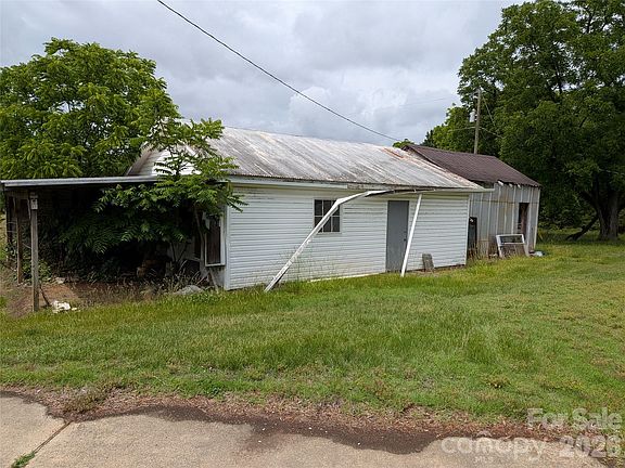 5th image of 2618 Oakview Dr SW