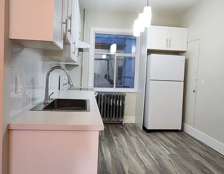 1155 Granville St #4 — Photo 3