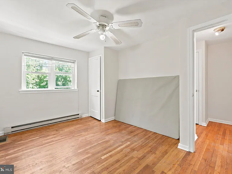 107 Plant Ave — Photo 5