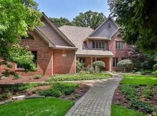384 Chilvers Ct, Naperville, IL 60565
