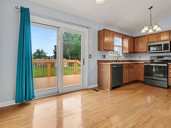 5th image of 2640 Majestic Prince Dr