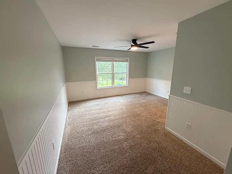 1512 E Henry St — Photo 17