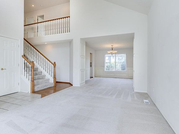 3rd image of 627 SW 29th Cir