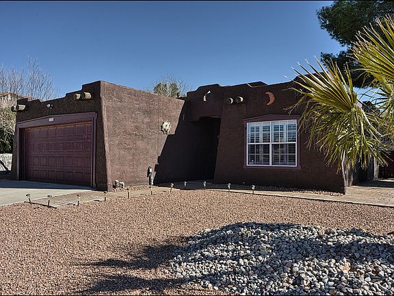 3rd image of 738 Moffat Ln