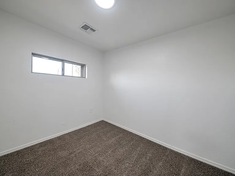 1108 S 33rd Ave #Phoenix 85009 — Photo 6