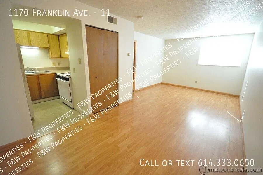 Renovated apartments in Olde Towne East. On bus line, on site laundry, parking, secured entry, ga... — Photo 3