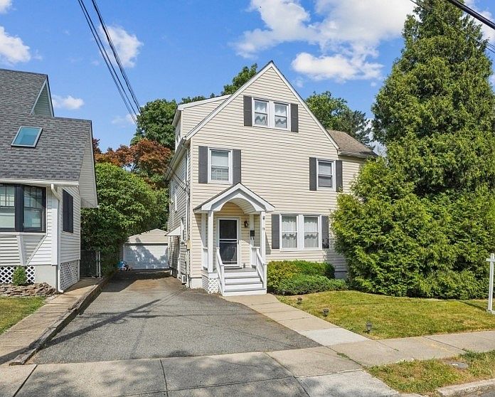 1st image of 18 Duncan St