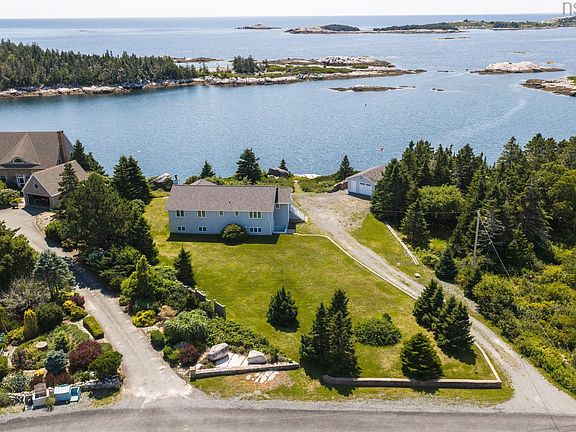 2nd image of 439 Whistlers Cove Rd