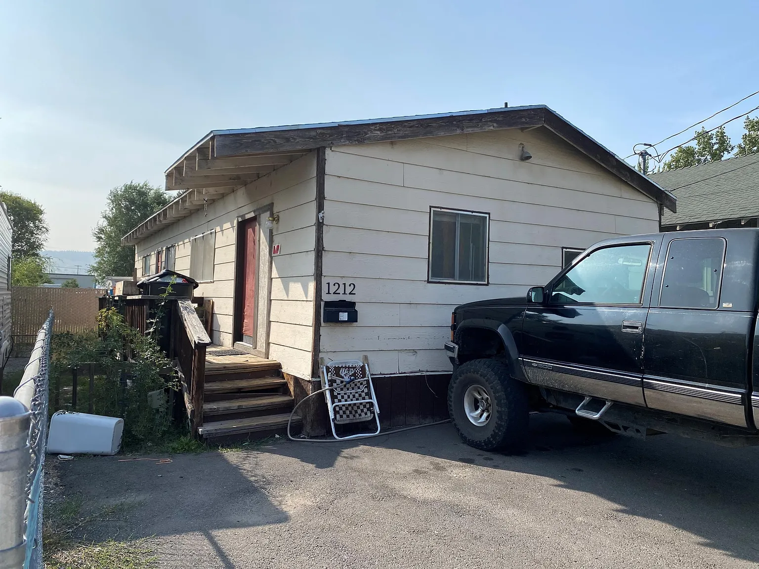 1212 Owens St photo 1