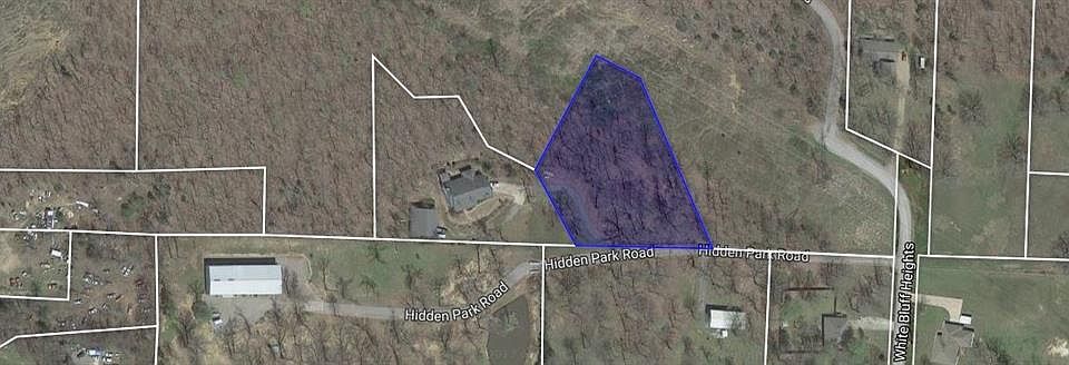 2nd image of 1833 Hidden Park Rd