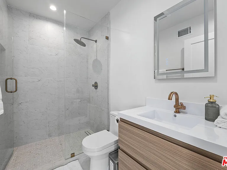 2045 Paramount Dr — Photo 13