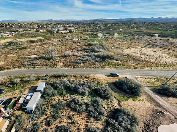 20029 E Fremont Dr, Mayer, AZ 86333