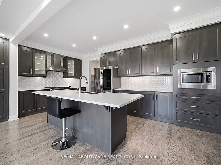 3281 Post Rd — Photo 13