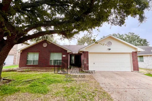 1405 Manor Dr Photo 1