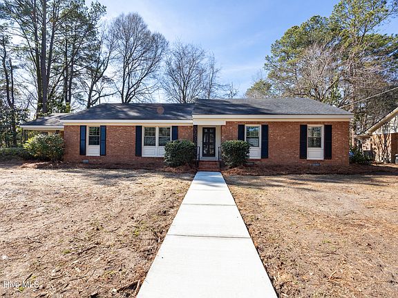 2nd image of 2103 Somerset Drive N
