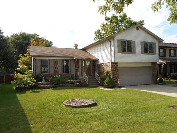 2nd image of 828 Long Meadow Dr