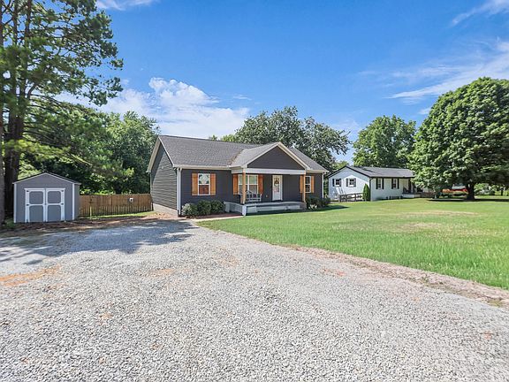 4th image of 121 Oak Hill Dr