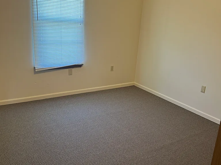 2066 Bradley Ct #F — Photo 12