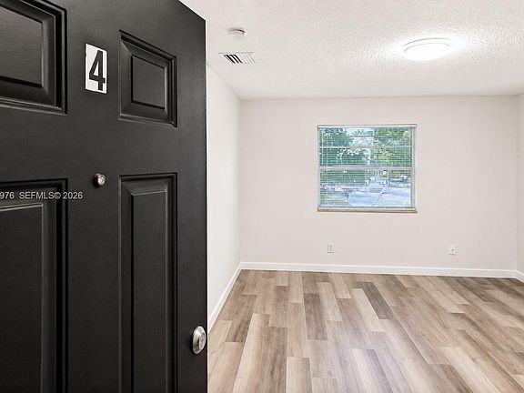2nd image of 411 SE 10th St #4