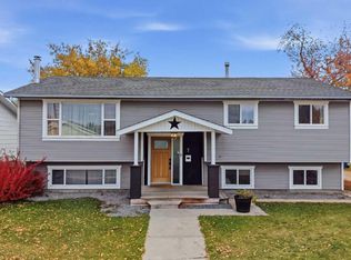 7 Opal Ave, Red Deer, AB T4P 1S9