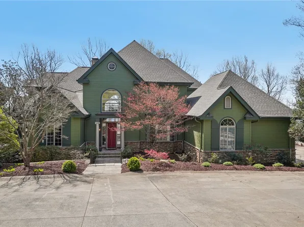 212 Flintrock Knob Ln, Landrum, SC 29356