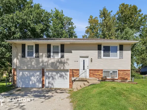 1312 R D Mize Rd #R, Grain Valley, MO 64029