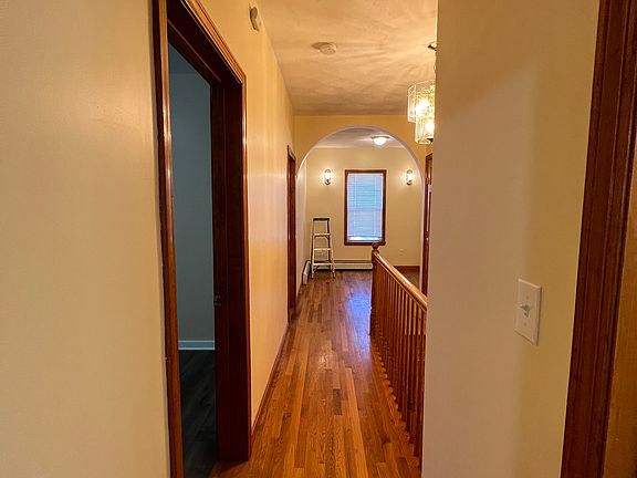 2nd image of 225 Holland St #2