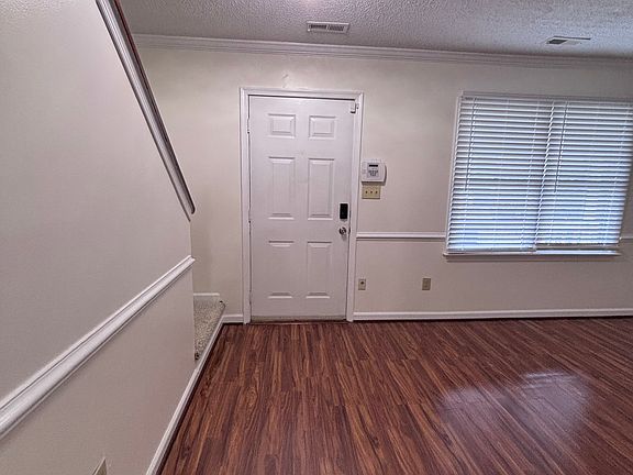 5th image of 54 Corwin Cir