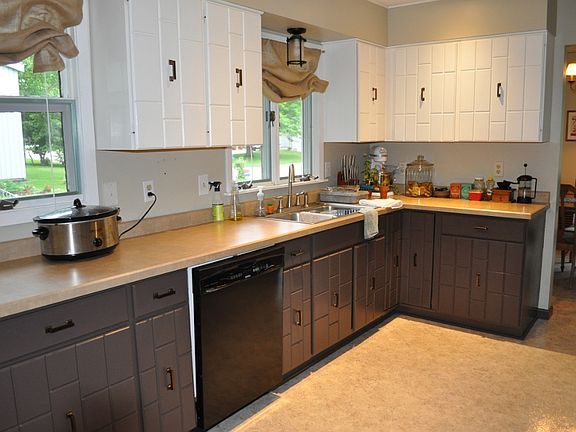 4th image of 208 Orchard Ln