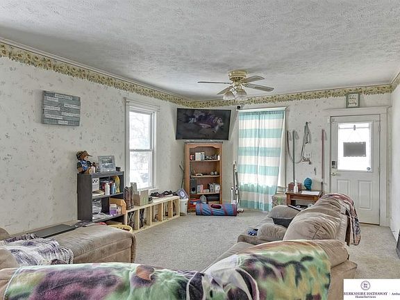 4th image of 1204 1st Ave