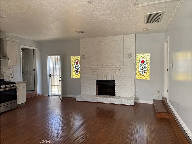 2211 S 8th Ave — Photo 5