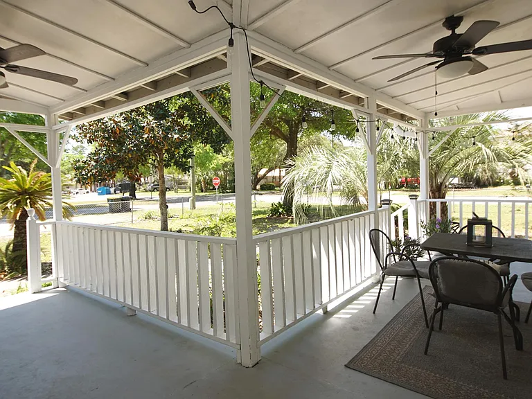 37 Magnolia Ave — Photo 4
