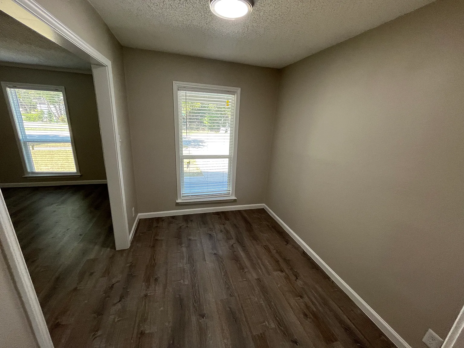 2 bed, 948 sqft, $1,700 — Photo 2