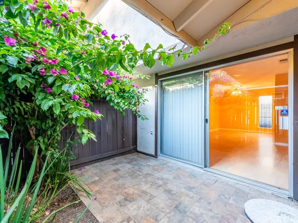 5516 Roundtree Dr APT B, Concord, CA 94521