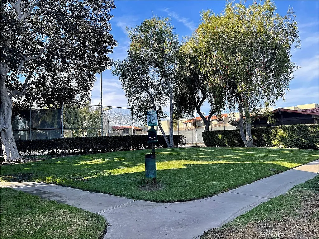 1 bed, 700 sqft, $2,100 — Photo 3