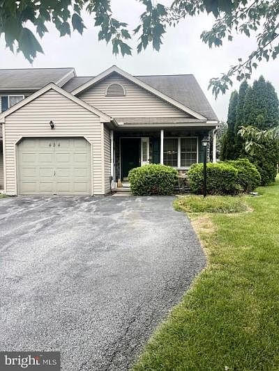 1st image of 484 Meadowlark Ln
