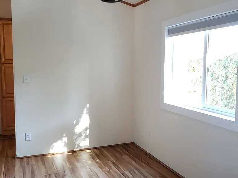 1305 N Wenatchee Ave — Photo 14