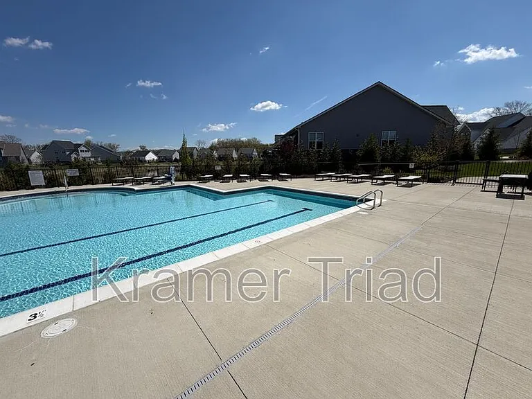 7889 Arimoore Dr — Photo 38
