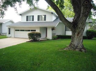 10312 P St, Omaha, NE 68127