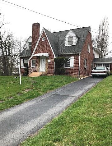 2nd image of 1302 E Main St