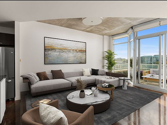 3rd image of 600 12th Ave S APT 829