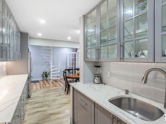 4th image of 2331 Ocean Ave APT 1E