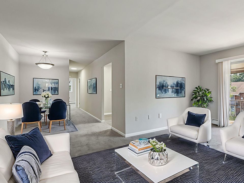 Living Dining Area