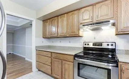 7740 Tiverton Dr — Photo 4
