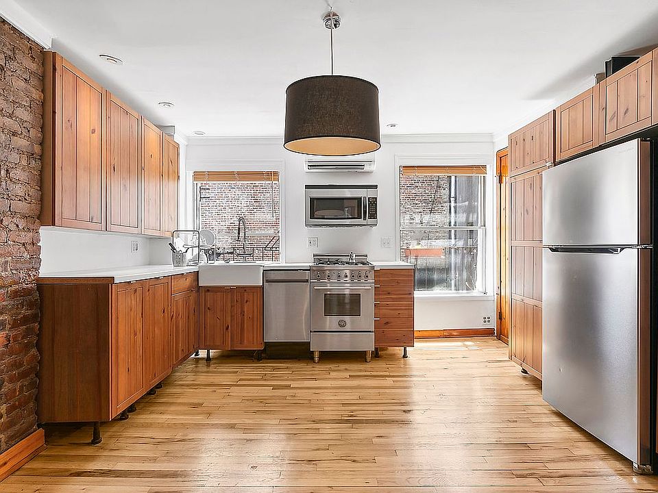 1st image of 102 1st Ave APT 3
