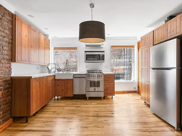 102 1st Ave APT 3, New York, NY 10009