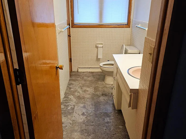 Plymouth Dr — Photo 10